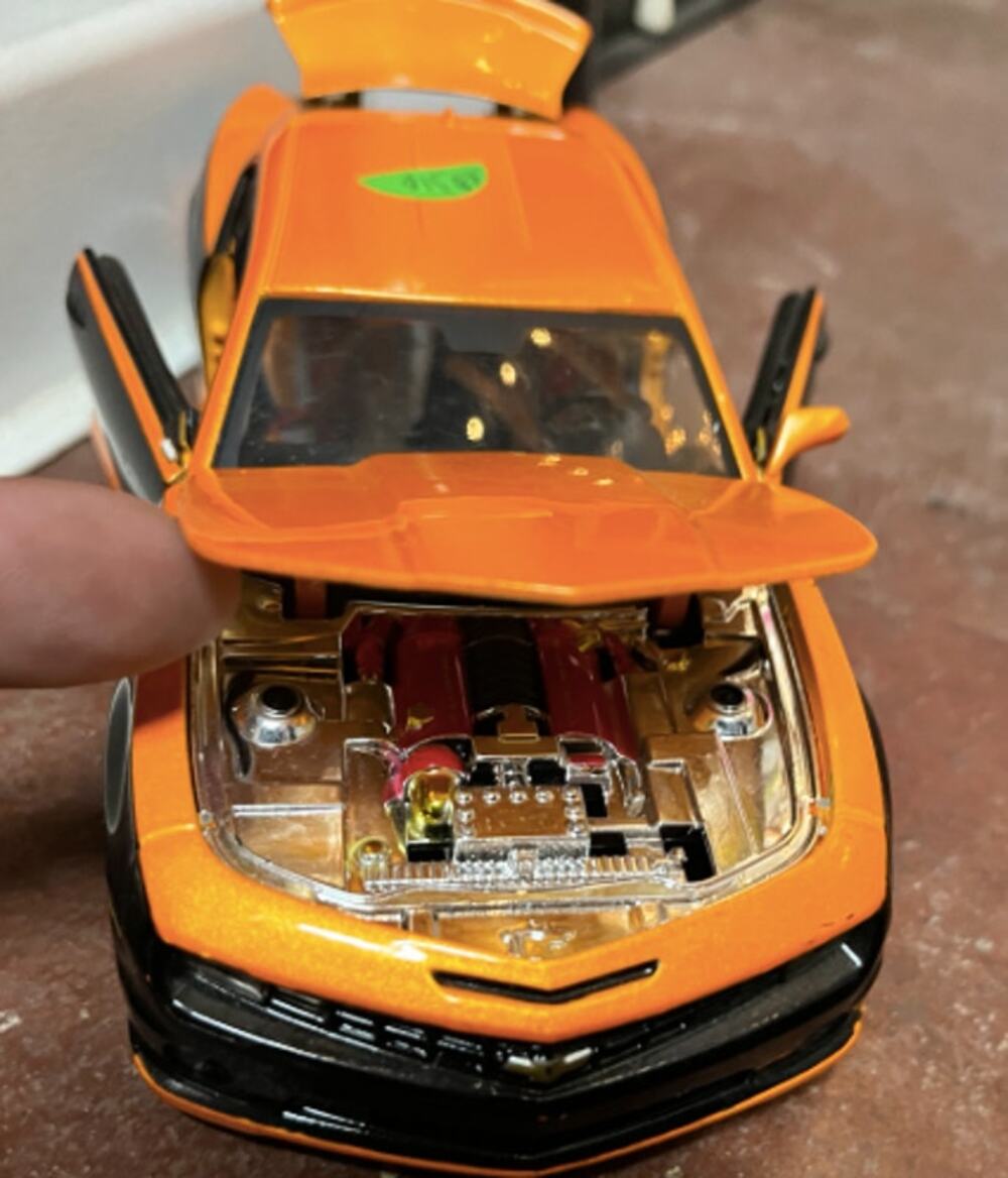 Maisto 1:24 2010 Chevy Camaro SS Orange Black Diecast Model Car Loose